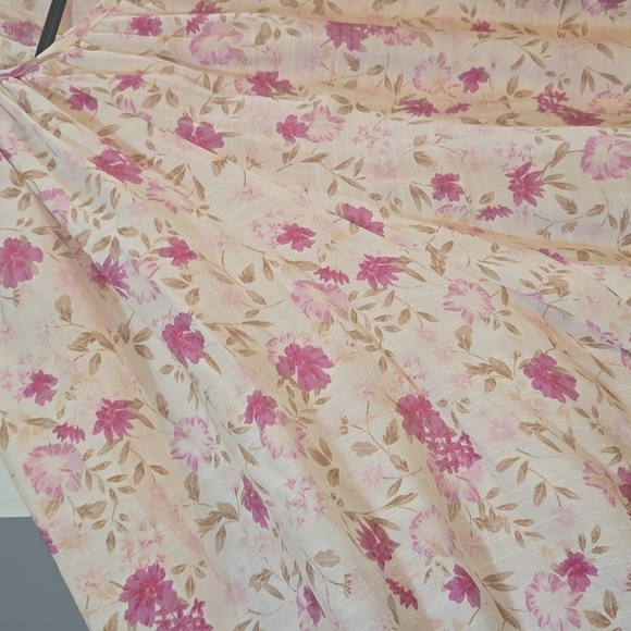 LC Lauren Conrad Floral Blouse in Pink and Cream - Picture 7 of 8